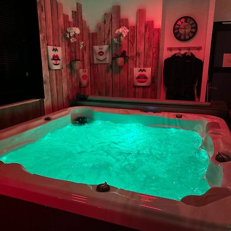 La Maison Des Plaisirs Love Room Champigny  Buitenkant foto