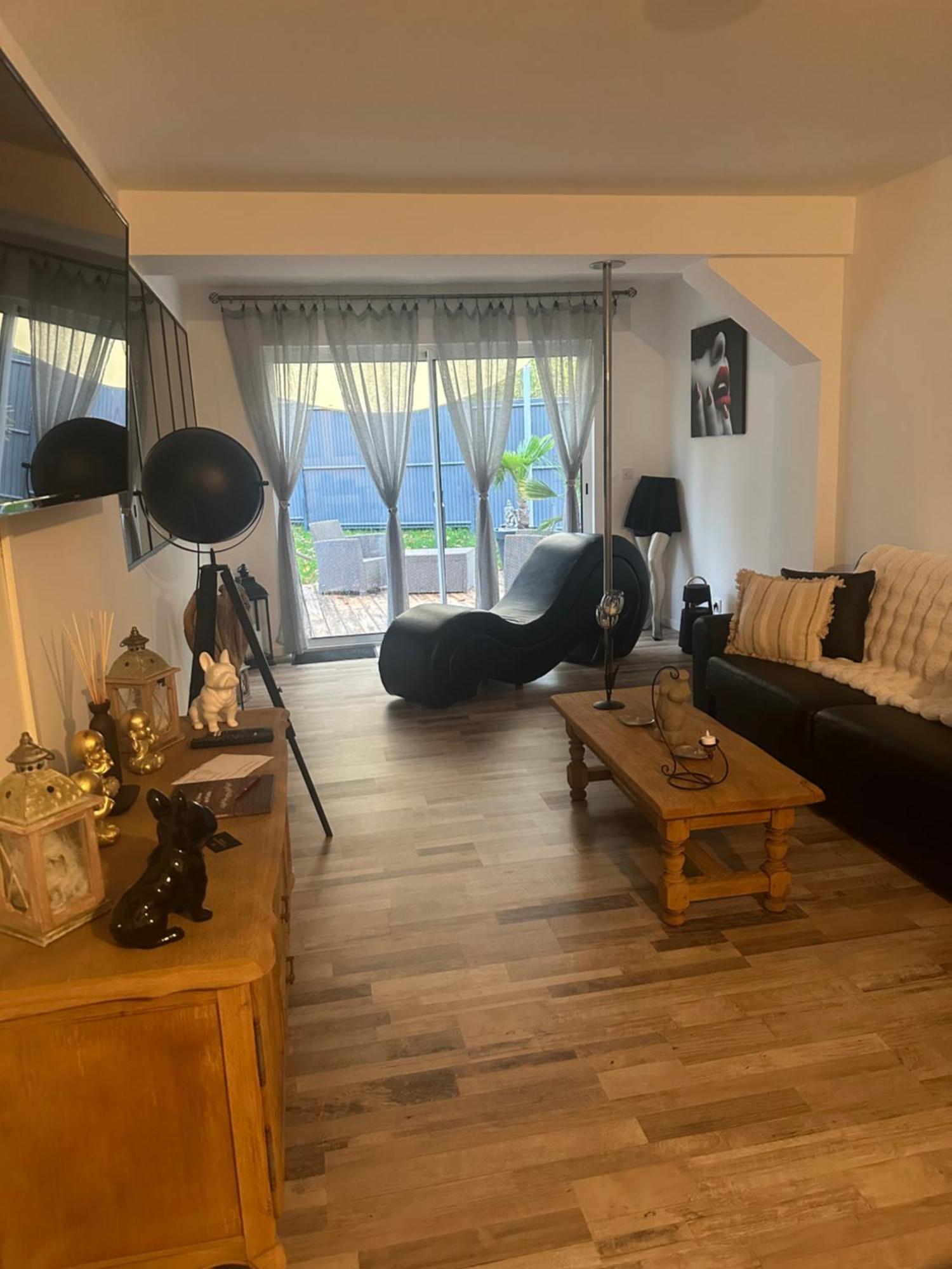La Maison Des Plaisirs Love Room Champigny  Buitenkant foto